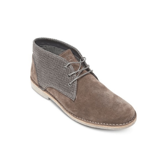 Kenneth Cole Men\'s Passage Suede Chukka Boots